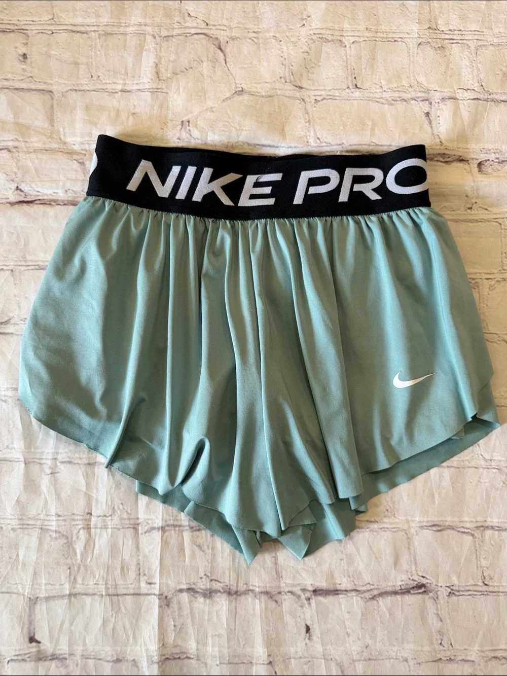 Nike Pro Girls Sage Green 2-in-1 Athletic Shorts Size Small Big Kid